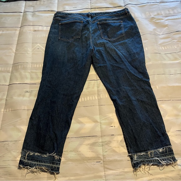 Universal Thread Distressed Bottom Denim Blue Jeans, Size 22W Boyfriend Fit - Picture 3 of 12